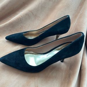 VEUC Suede Coach pump with leopard heel size 7.5